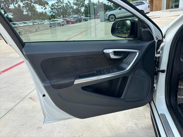 Photo of 2018 Bright Silver Volvo V60