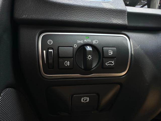 Photo of 2018 Bright Silver Volvo V60