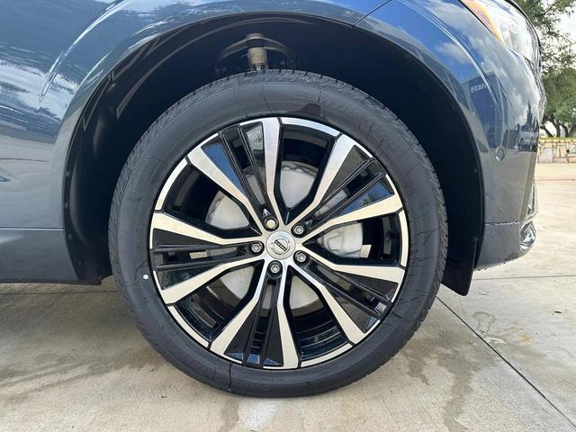 Photo of 2025 Denim Blue Metallic Volvo XC60