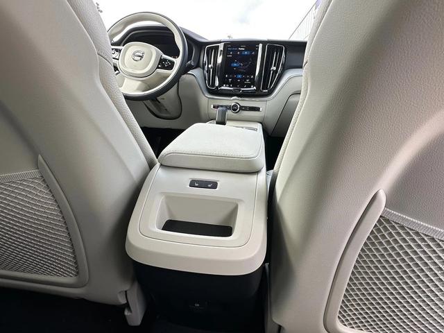Photo of 2025 Denim Blue Metallic Volvo XC60