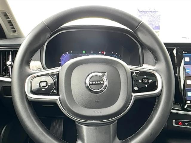 Photo of 2023 Onyx Black Volvo V90 Cross Country