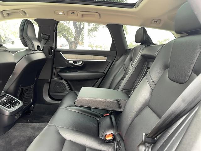 Photo of 2023 Onyx Black Volvo V90 Cross Country