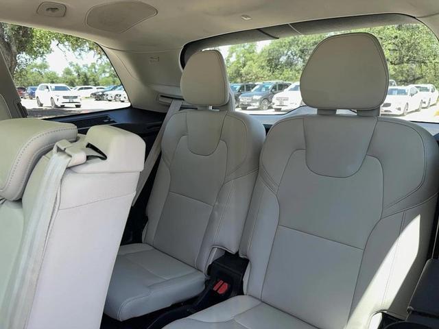 Photo of 2018 Onyx Black Volvo XC90