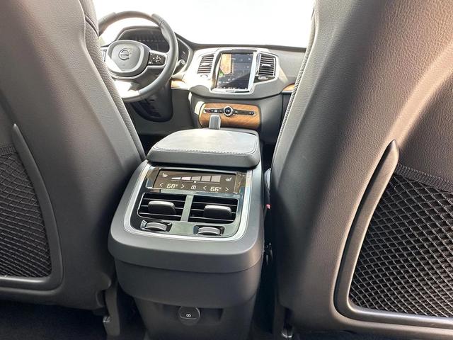 Photo of 2024 Platinum Grey Metallic Volvo XC90