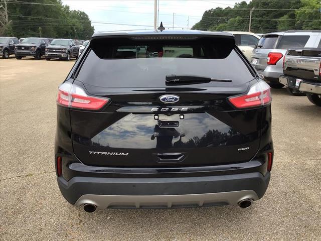 Photo of 2022 Agate Black Metallic Ford Edge