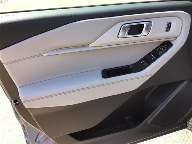 Photo of 2025 Vapor Blue Ford Explorer