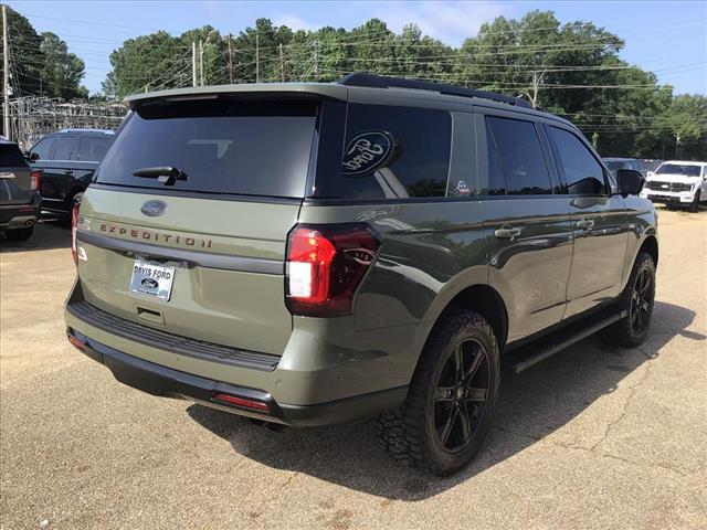 Photo of 2024 Green Ford Expedition