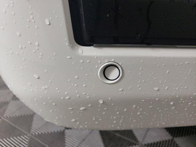 Photo of 2026 Glacier White Nissan Frontier