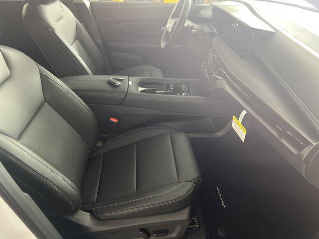 Photo of 2025 Everest White Pearl Tricoat Nissan Murano