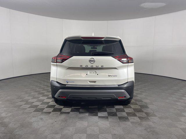 Photo of 2023 Pearl White Tricoat Nissan Rogue