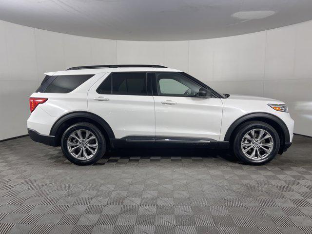 Photo of 2022 Star White Metallic Tri-Coat Ford Explorer