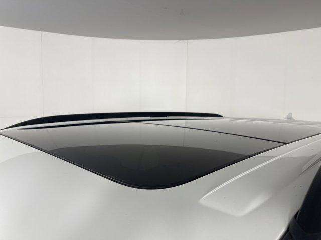 Photo of 2022 Star White Metallic Tri-Coat Ford Explorer
