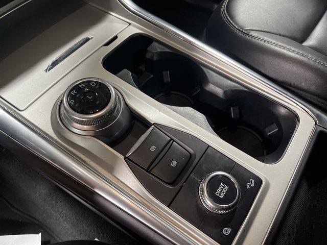 Photo of 2022 Star White Metallic Tri-Coat Ford Explorer