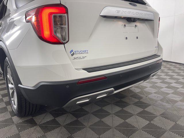 Photo of 2022 Star White Metallic Tri-Coat Ford Explorer