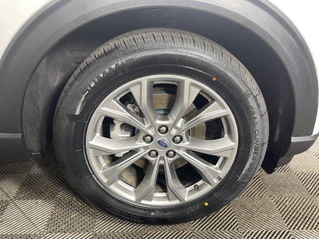 Photo of 2022 Star White Metallic Tri-Coat Ford Explorer