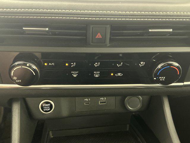Photo of 2023 Super Black Nissan Rogue