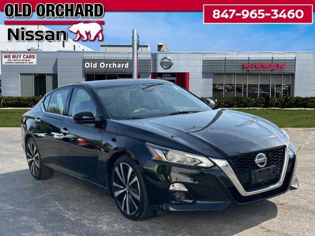 Photo of 2020 Super Black Clearcoat Nissan Altima
