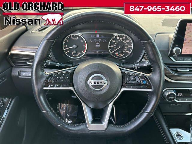 Photo of 2020 Super Black Clearcoat Nissan Altima