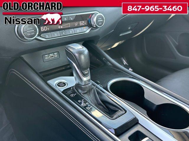 Photo of 2020 Super Black Clearcoat Nissan Altima