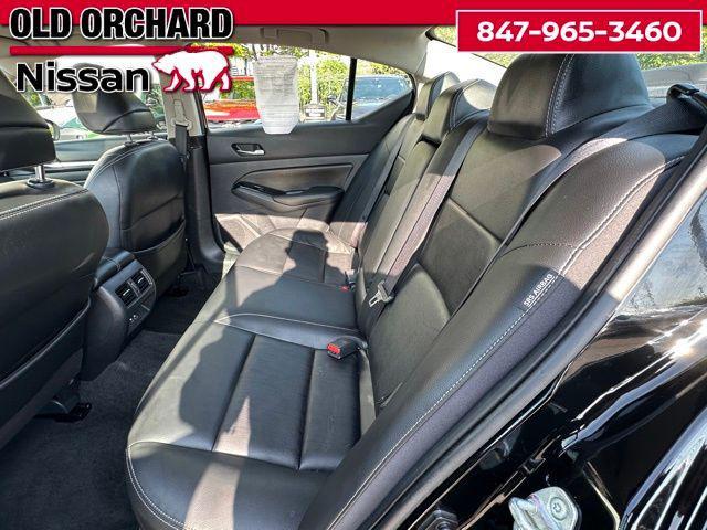 Photo of 2020 Super Black Clearcoat Nissan Altima