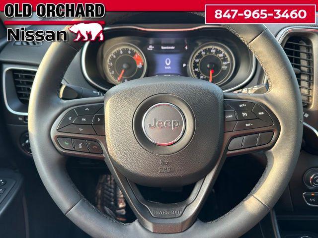Photo of 2022 Diamond Black Crystal Pearlcoat Jeep Cherokee