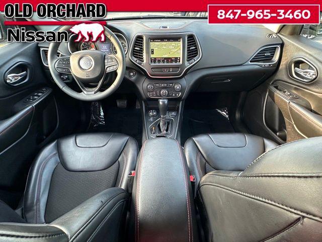 Photo of 2022 Diamond Black Crystal Pearlcoat Jeep Cherokee