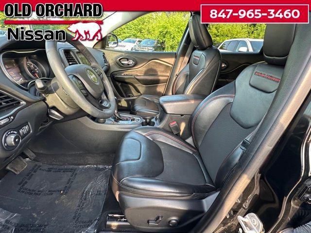 Photo of 2022 Diamond Black Crystal Pearlcoat Jeep Cherokee
