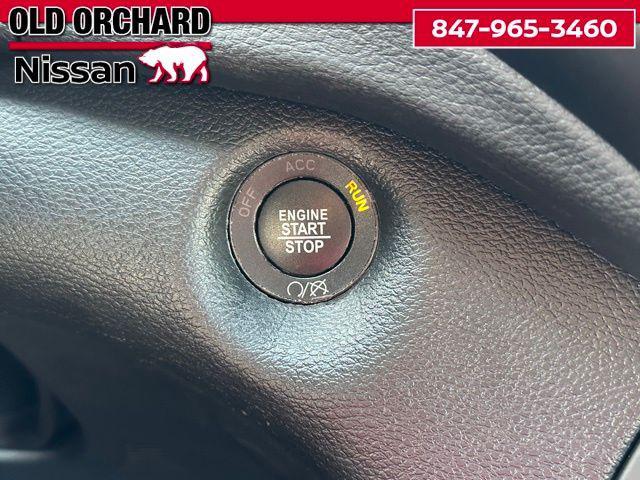 Photo of 2022 Diamond Black Crystal Pearlcoat Jeep Cherokee