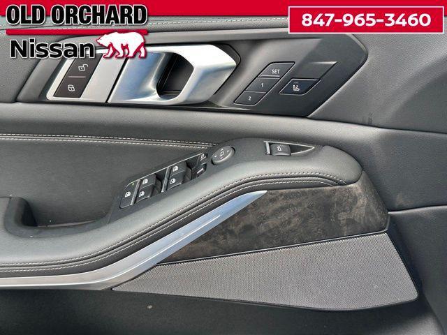 Photo of 2024 Mineral White Metallic BMW X5