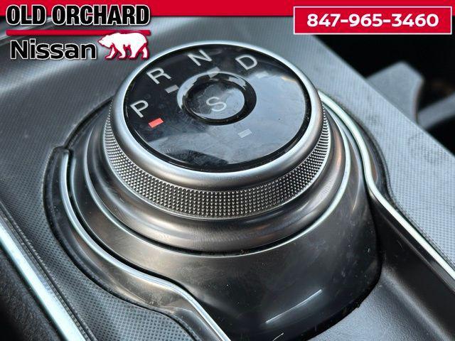 Photo of 2022 Star White Metallic Tri-Coat Ford Edge