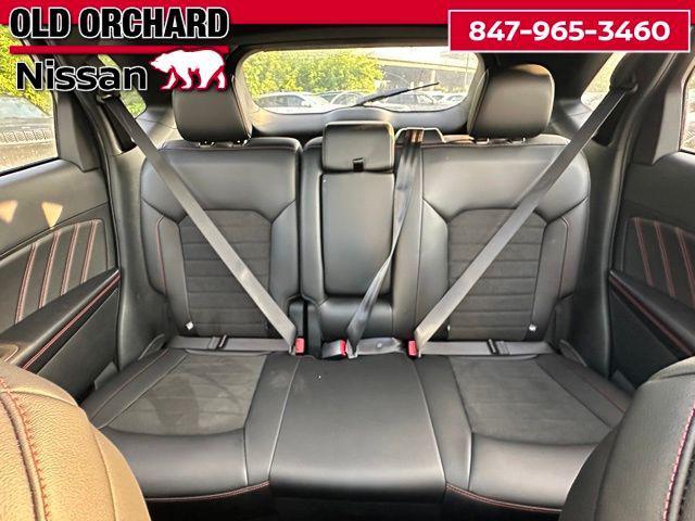 Photo of 2022 Star White Metallic Tri-Coat Ford Edge