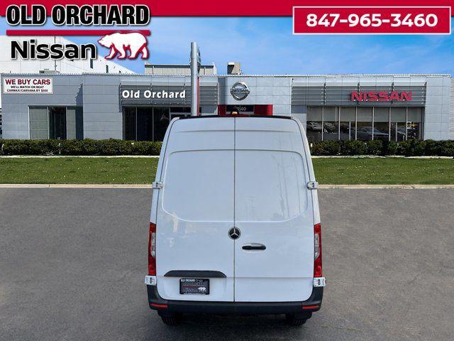 Photo of 2020 Arctic White Mercedes-Benz Sprinter 2500