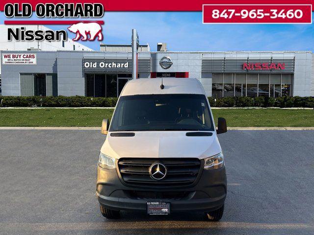 Photo of 2020 Arctic White Mercedes-Benz Sprinter 2500