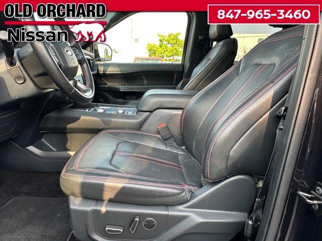 Photo of 2022 Agate Black Metallic Ford Expedition