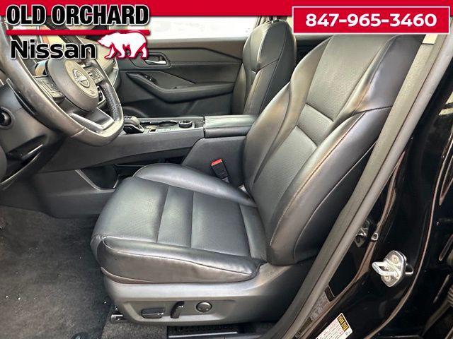 Photo of 2023 Super Black Nissan Rogue