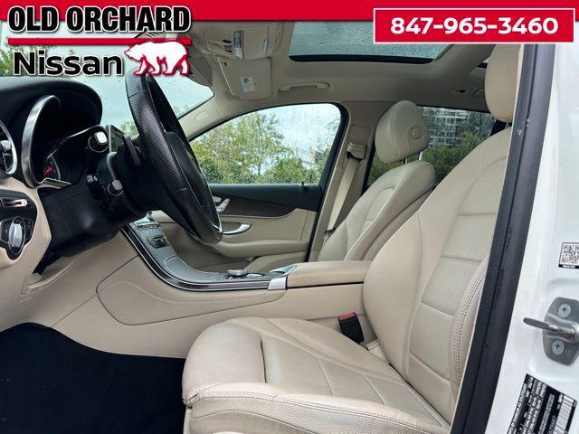 Photo of 2019 Polar White Mercedes-Benz GLC 300