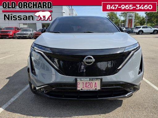Photo of 2024 Boulder Gray Pearl/Black Diamond Pearl Nissan ARIYA