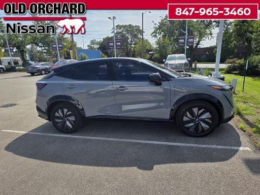 Photo of 2024 Boulder Gray Pearl/Black Diamond Pearl Nissan ARIYA