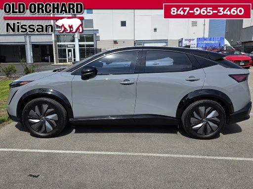 Photo of 2024 Boulder Gray Pearl/Black Diamond Pearl Nissan ARIYA