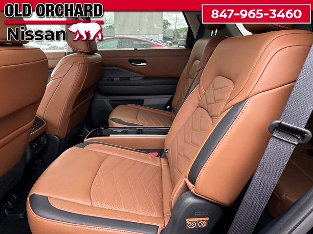 Photo of 2024 Super Black Nissan Pathfinder