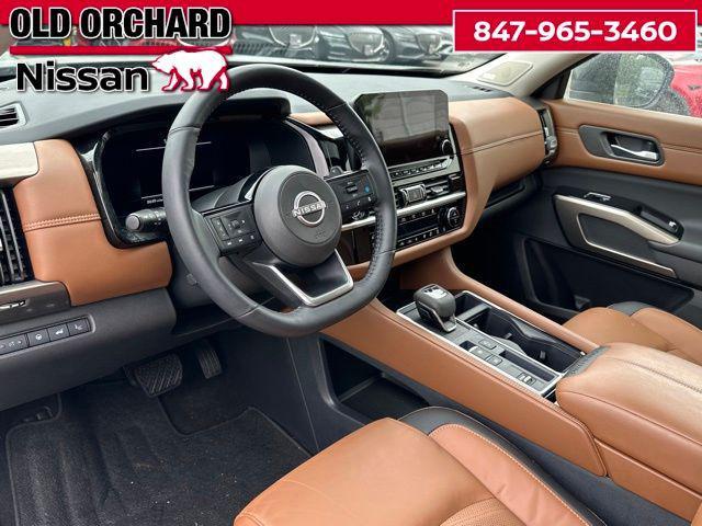 Photo of 2024 Super Black Nissan Pathfinder