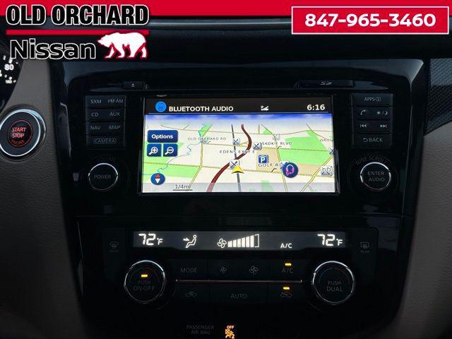 Photo of 2016 Pearl White Nissan Rogue