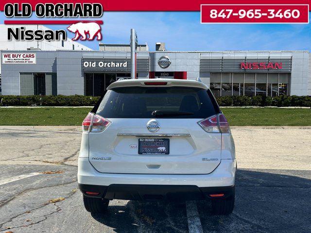 Photo of 2016 Pearl White Nissan Rogue