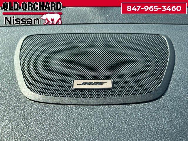 Photo of 2016 Pearl White Nissan Rogue