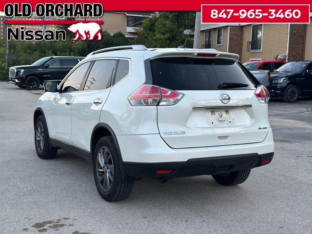 Photo of 2016 Pearl White Nissan Rogue