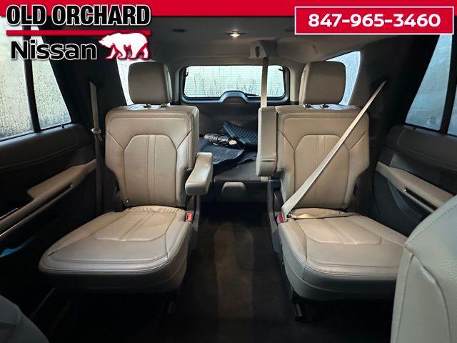Photo of 2021 Star White Metallic Tri-Coat Ford Expedition