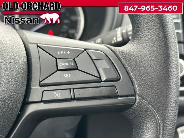 Photo of 2024 Super Black Nissan Kicks