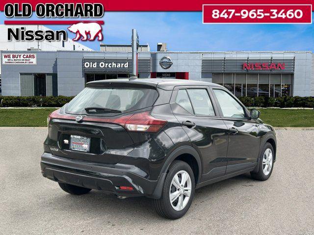 Photo of 2024 Super Black Nissan Kicks