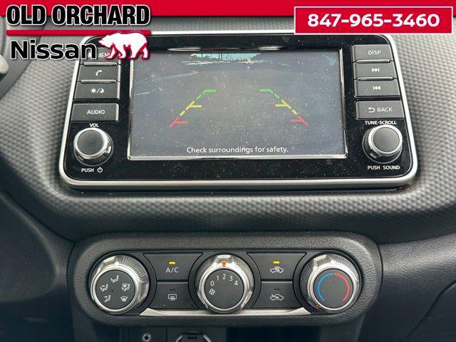 Photo of 2024 Super Black Nissan Kicks