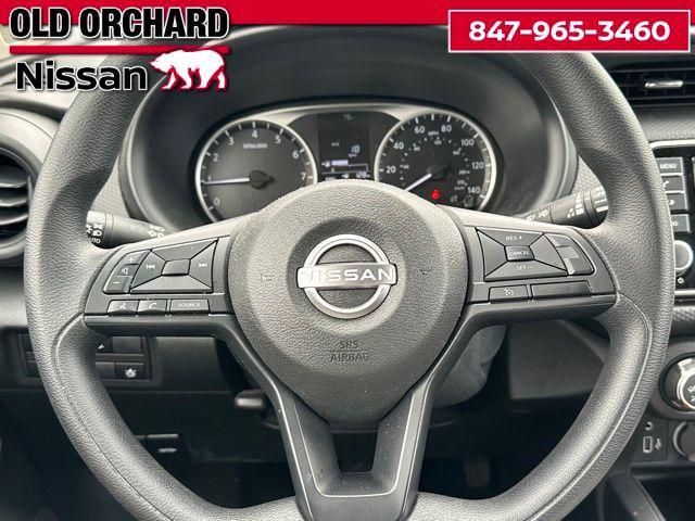 Photo of 2024 Super Black Nissan Kicks